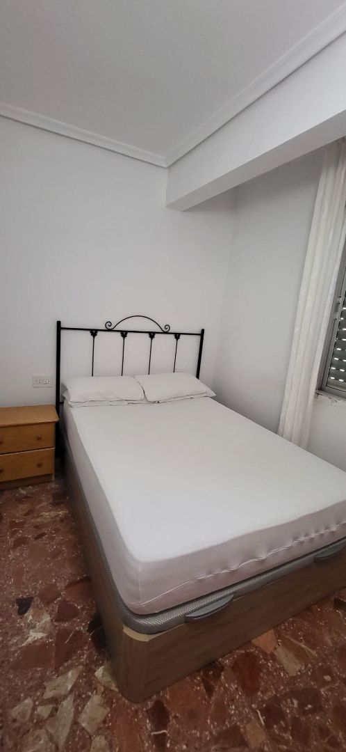 Schlafzimmer von Wohnung miete in Malpartida de Plasencia mit Klimaanlage, Heizung und Terrasse