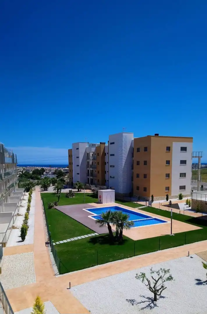 Vista exterior de Ático en venta en Orihuela con Aire acondicionado, Terraza y Trastero