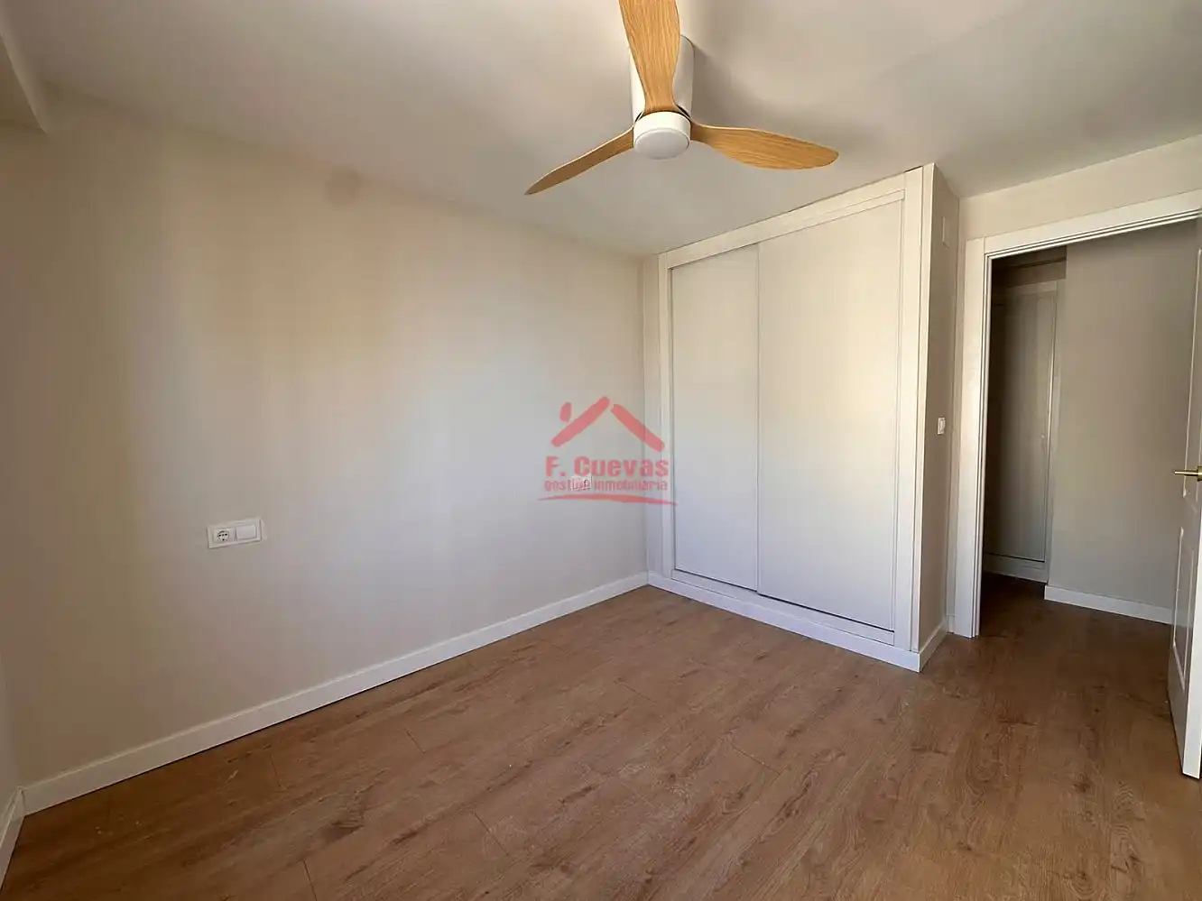 Dormitori de Apartament en venda en Algarrobo pueblo