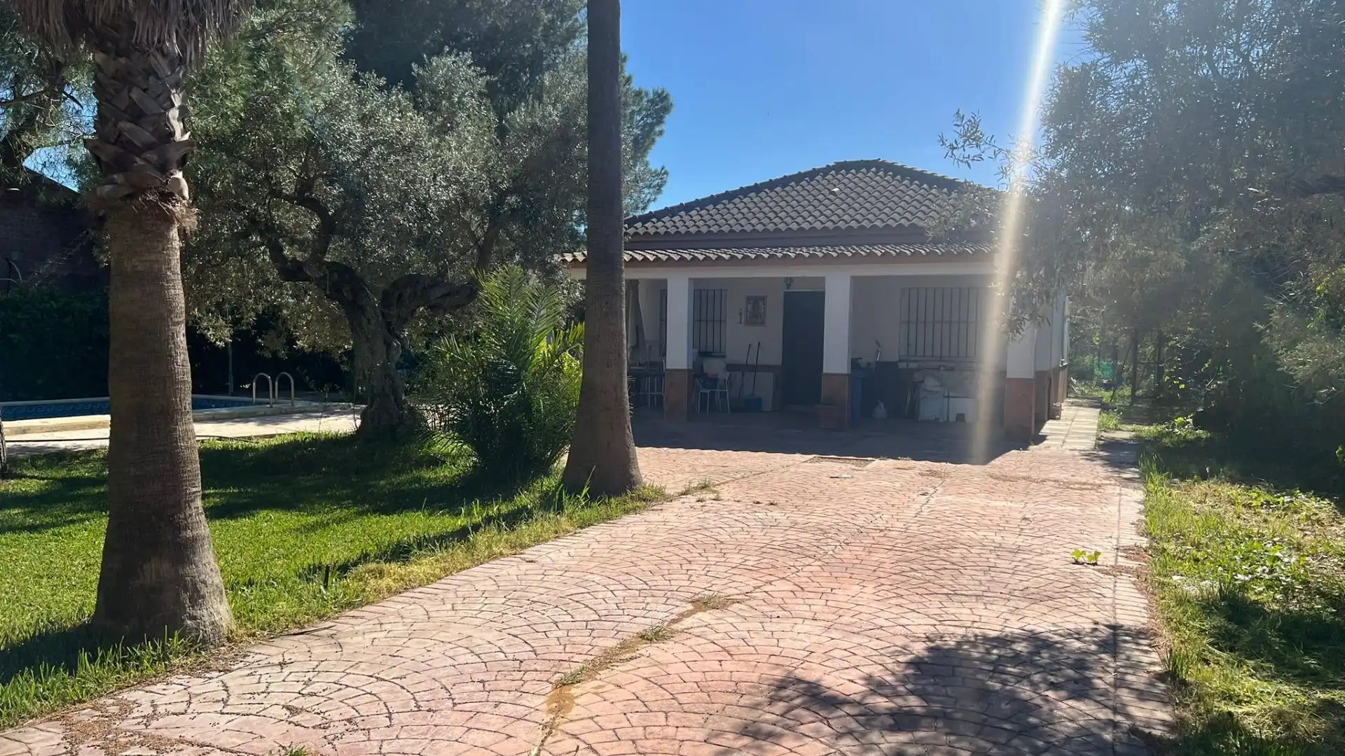 Exterior view of Houses for sale in Utrera  with Air Conditioner and Swimming Pool