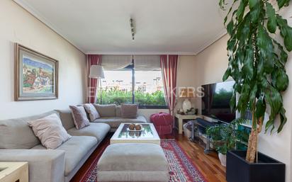 Living room of Flat for sale in  Madrid Capital