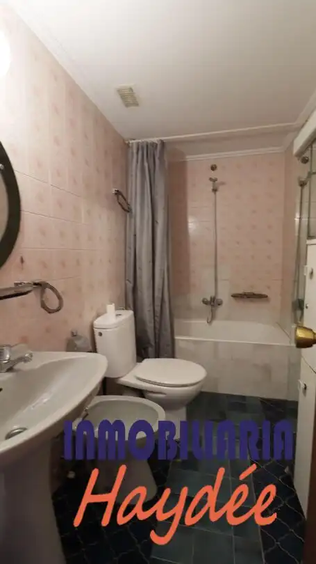 Bathroom of Flat for sale in Getxo   with Heating, Private garden and Storage room