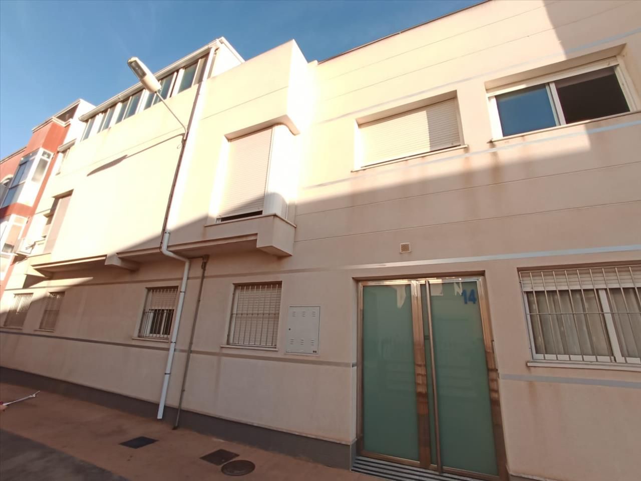Vista exterior de Apartament en venda en  Almería Capital
