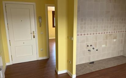 Bathroom of Flat for sale in Arenas de San Pedro  with Heating, Parquet flooring and Terrace