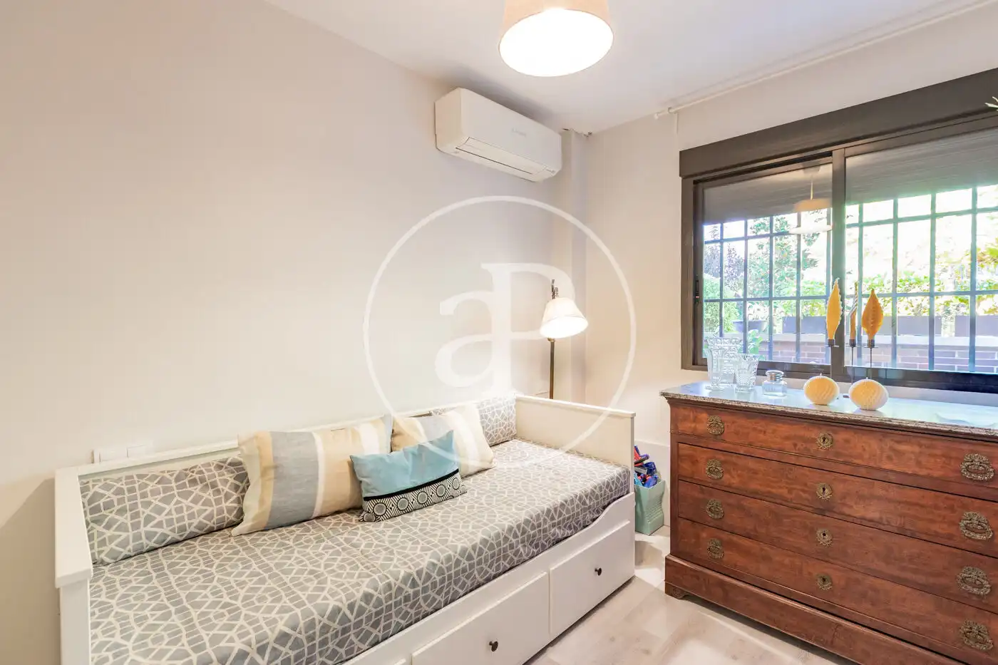 Habitación de Piso en venta en Madrid con Aire acondicionado, Calefacción y Jardín privado