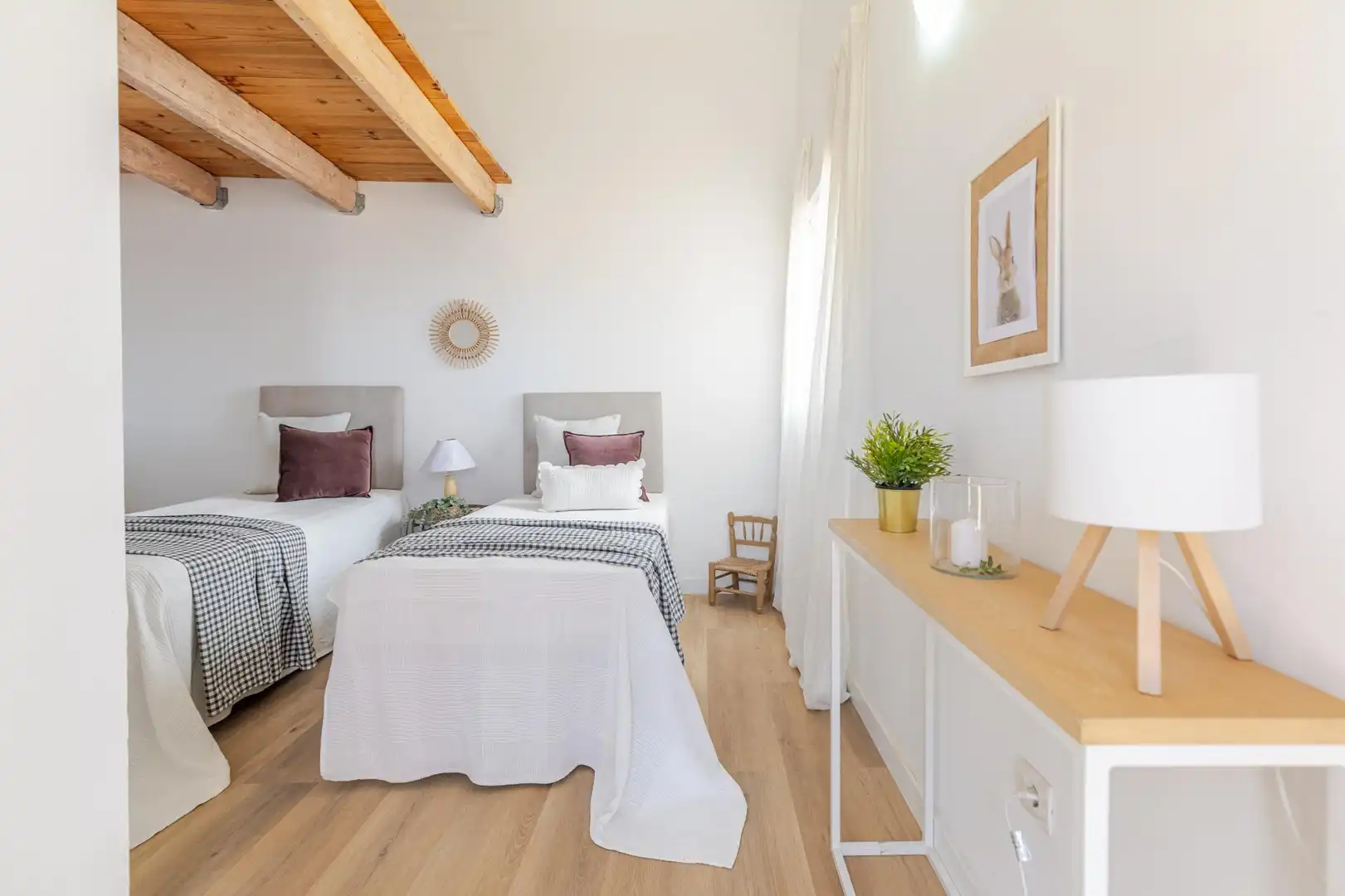 Schlafzimmer von Einfamilien-Reihenhaus zum Verkauf in Gilet mit Terrasse, Abstellraum und Balkon