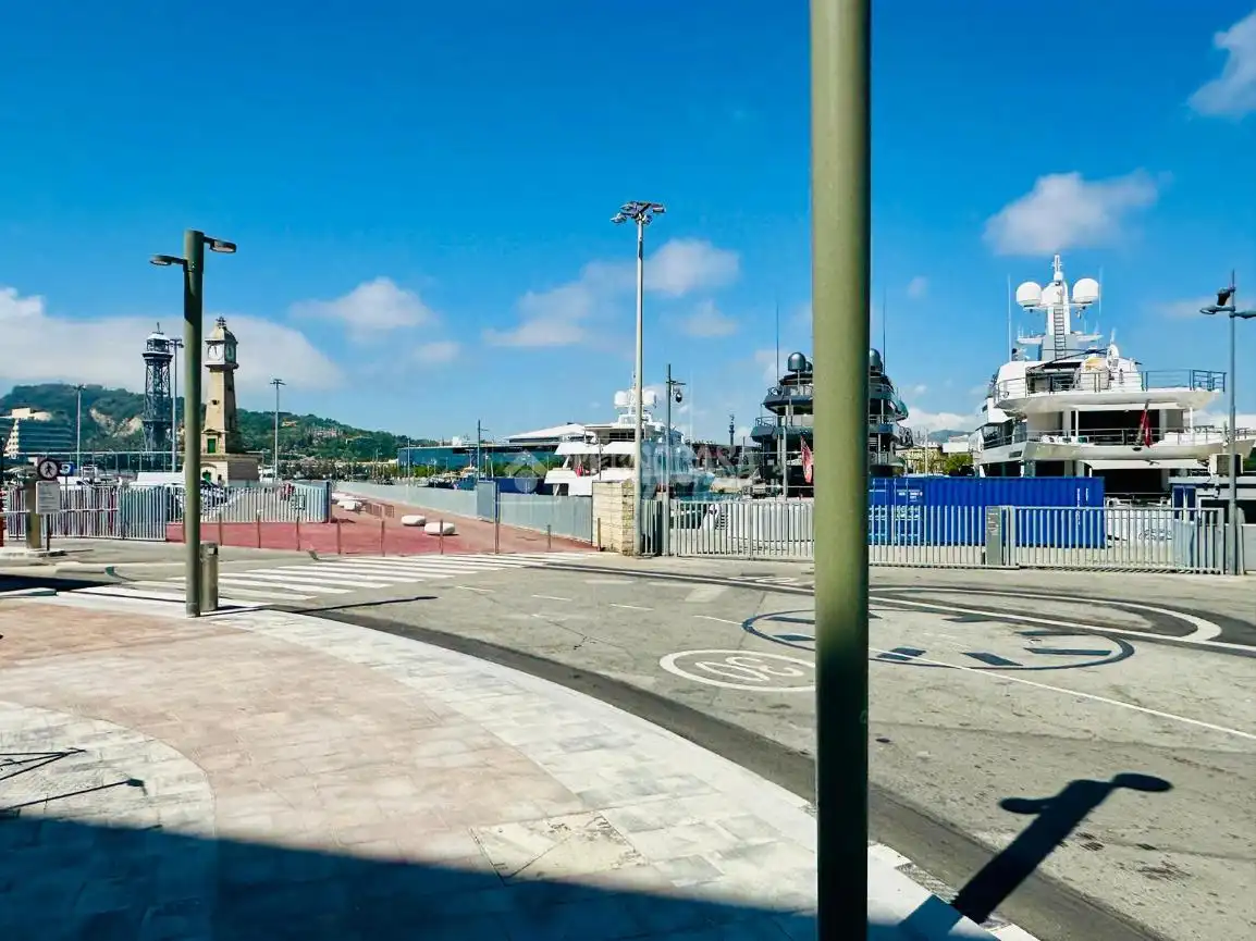 Vista exterior de Piso en venta en Barcelona con Aire acondicionado, Calefacción y Balcón