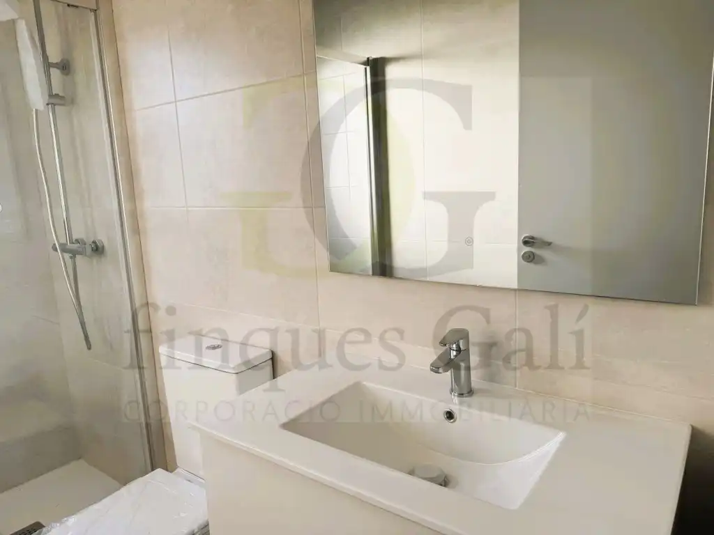 Bathroom of Houses for sale in Manresa  with Private garden, Terrace and Oven