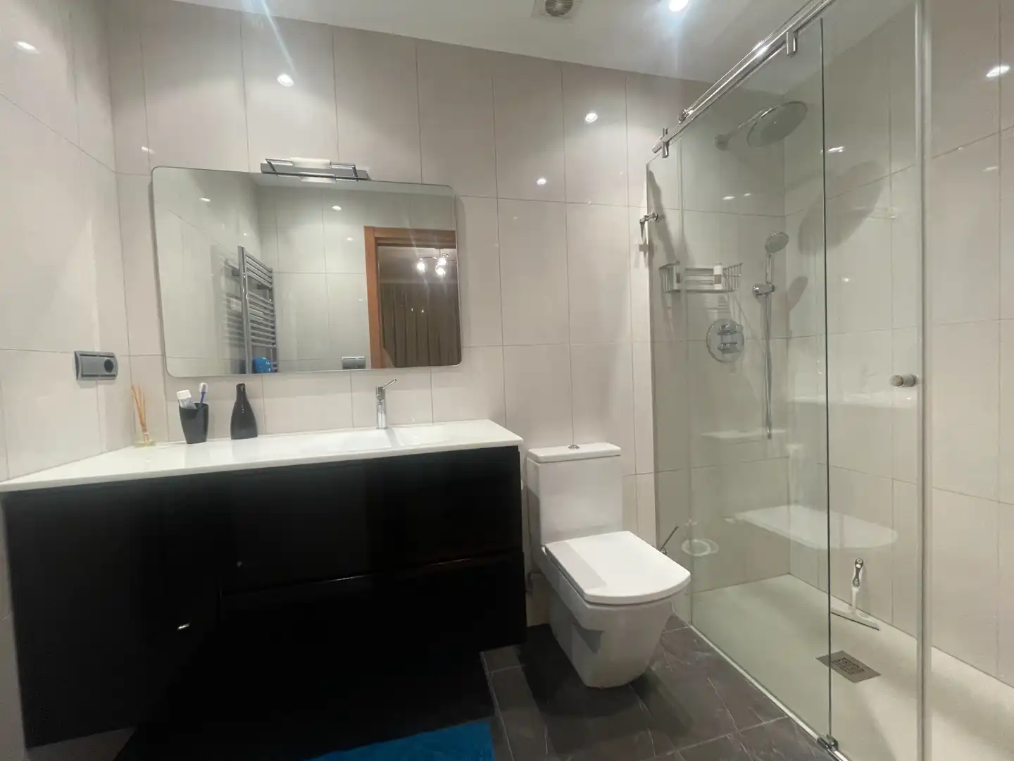Baño de Piso en venta en Zarautz con Calefacción, Amueblado y Balcón