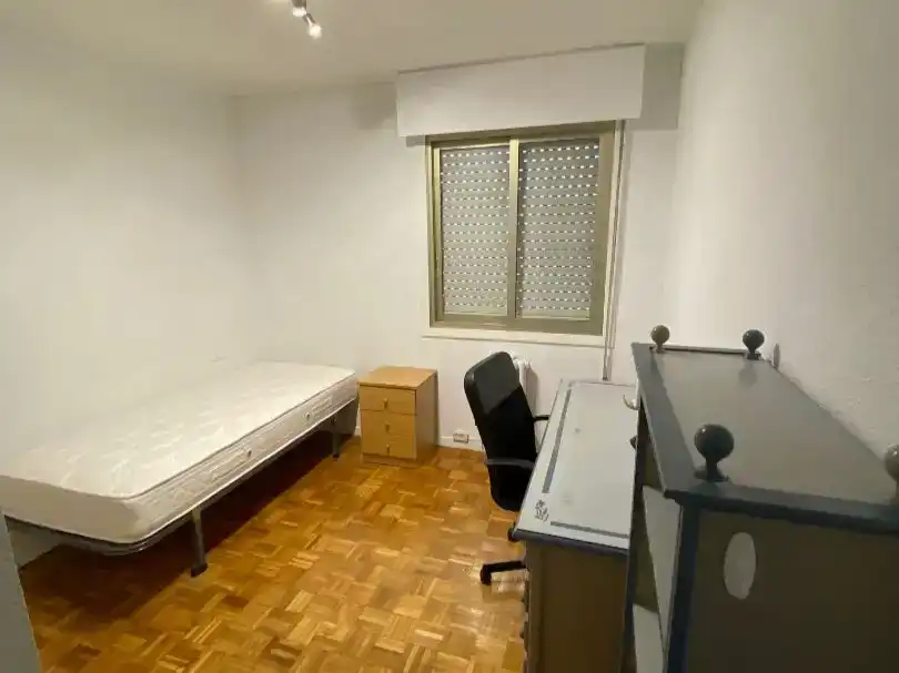 Schlafzimmer von Wohnungen zur Miete in  Pamplona / Iruña