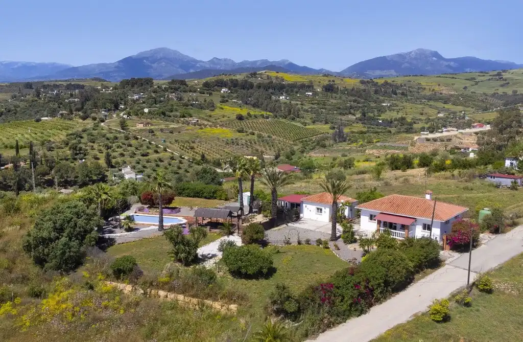 Casa rústica amb piscina en venda a Pizarra