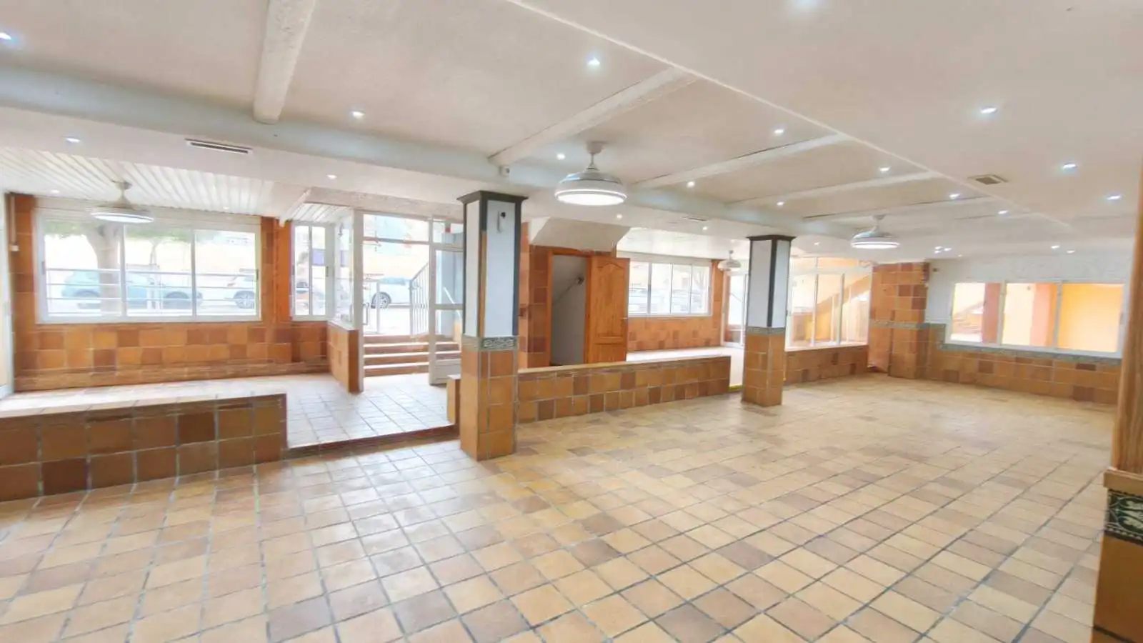 Local commercial à vendre à Tavernes de la Valldigna, imagen 2