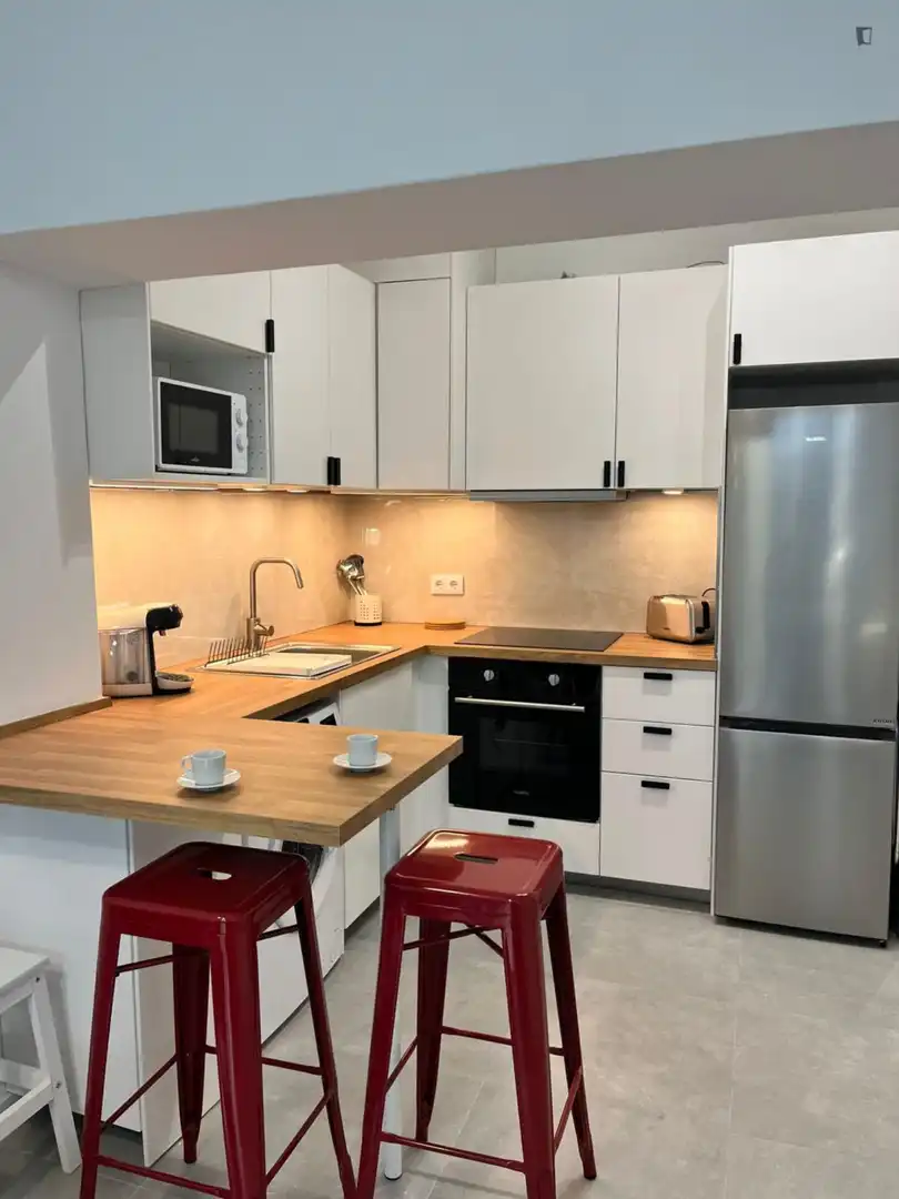 Cuina de Apartament de lloguer en Valencia amb Aire condicionat, Moblat i Forn