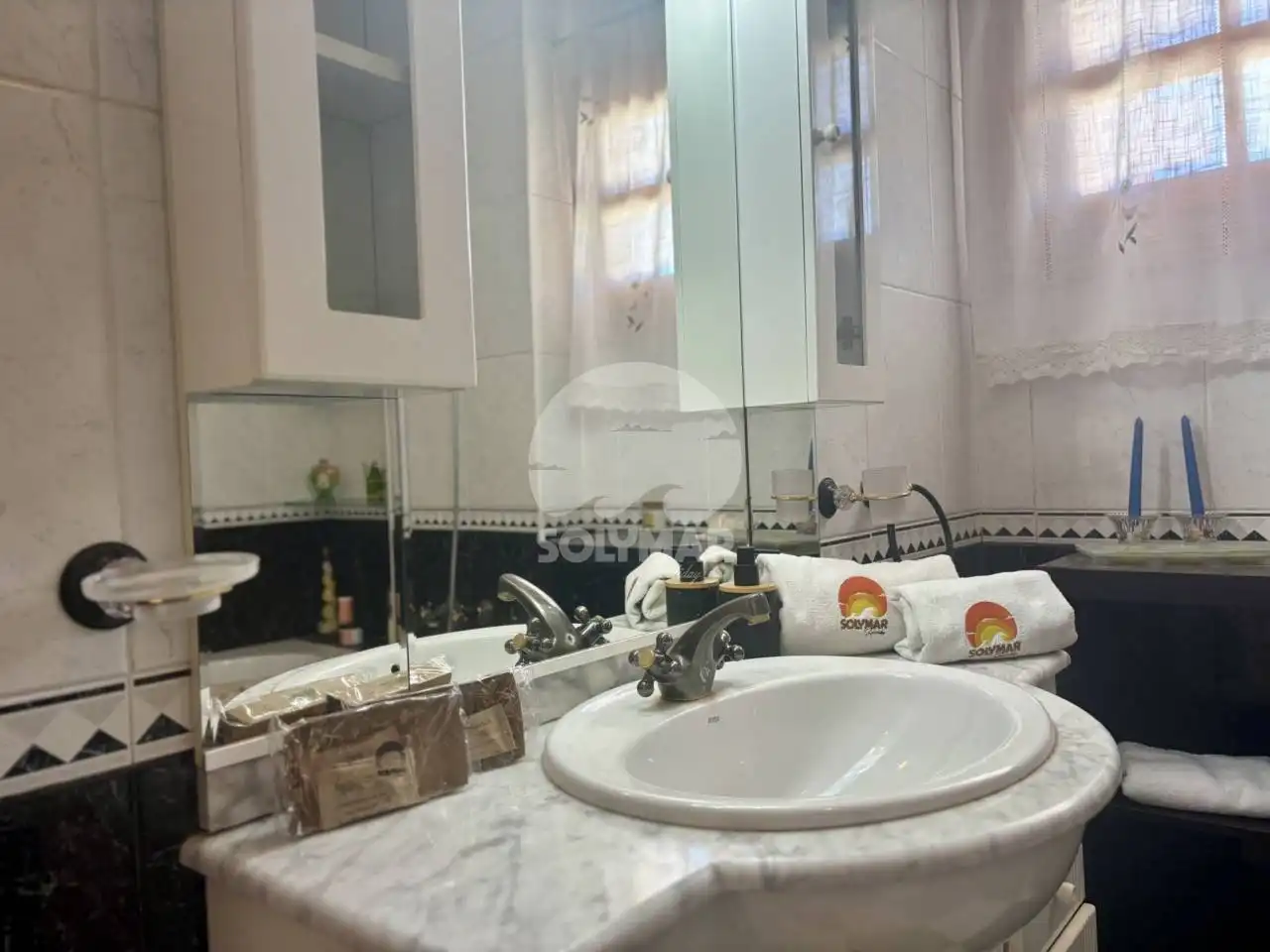 Bany de Casa o xalet en venda en Vélez-Málaga amb Aire condicionat, Jardí privat i Terrassa