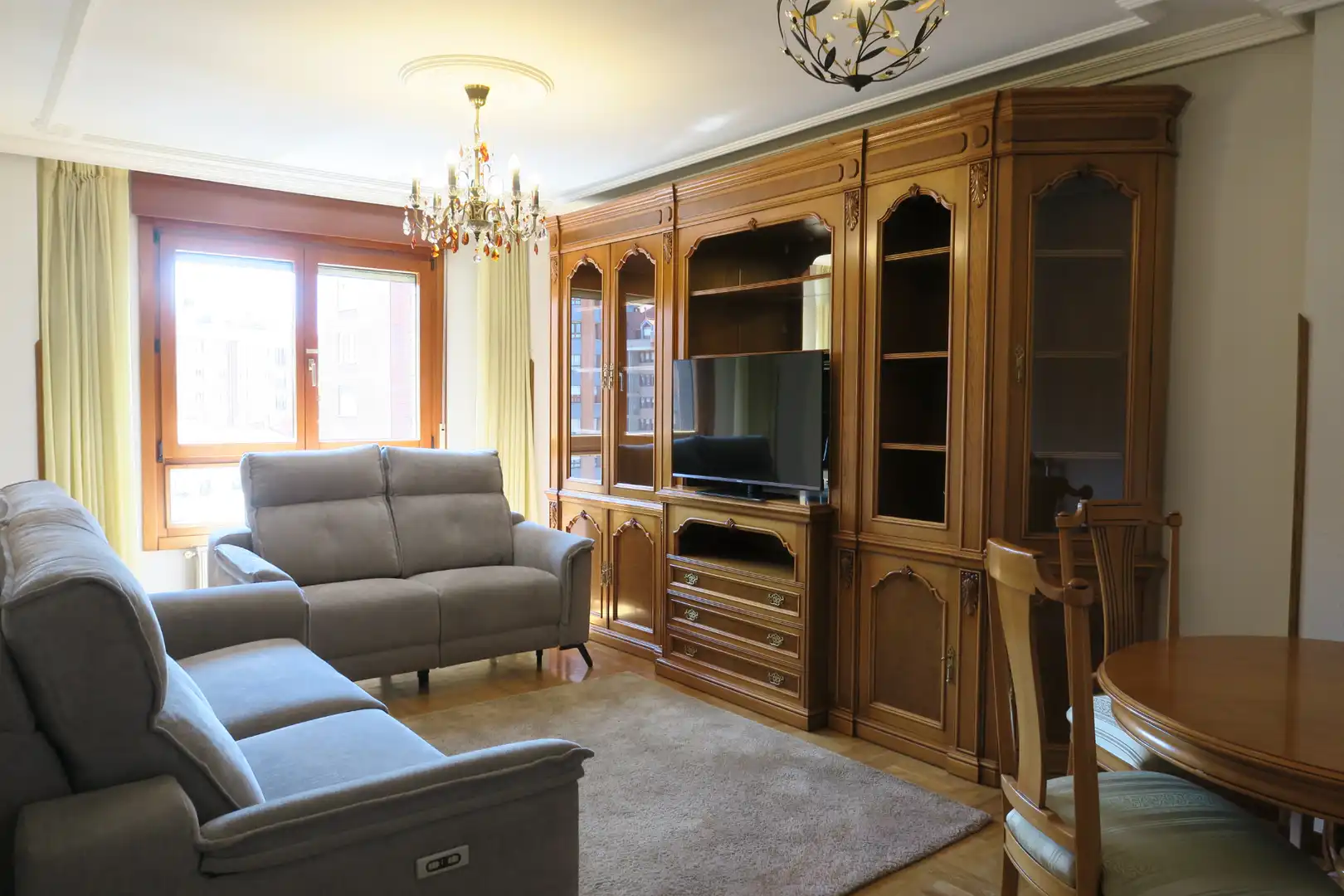 Sala de estar de Piso en venta en Avilés con Calefacción, Parquet y Terraza