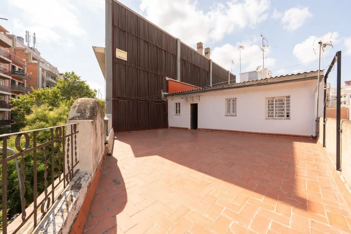 Exterior view of Flat for sale in Barcelona  with Air Conditioner and Heating