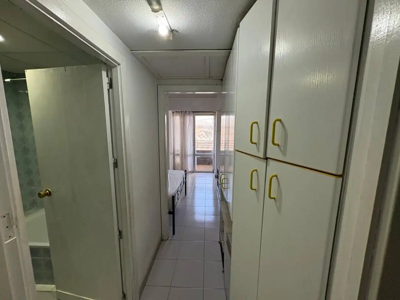 Wohnung zum Verkauf in Alicante / Alacant mit Klimaanlage, Balkon und Alarm
