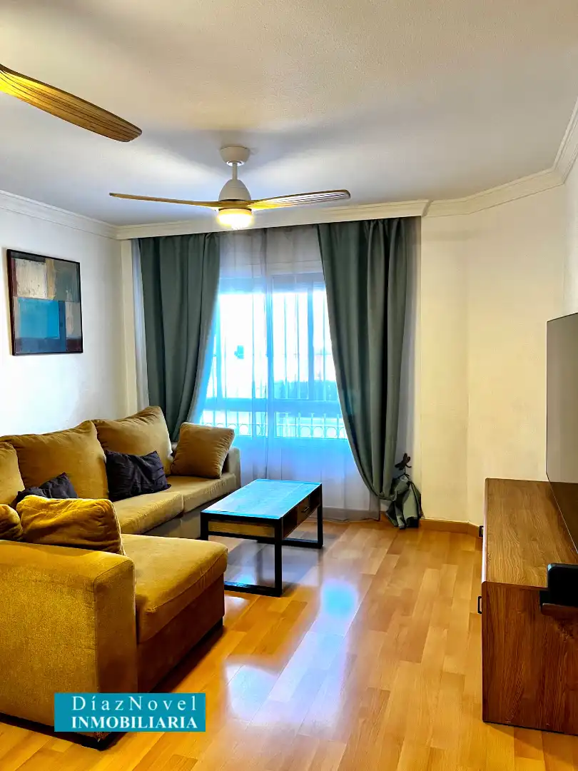 Schlafzimmer von Einfamilien-Reihenhaus zum Verkauf in Vélez-Málaga mit Klimaanlage, Heizung und Parkett