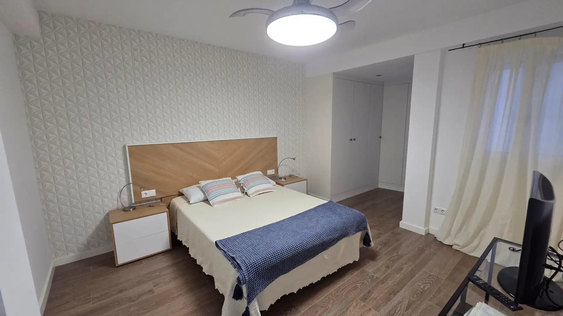 Habitación de Piso de alquiler en Valencia con Aire acondicionado, Amueblado y Horno