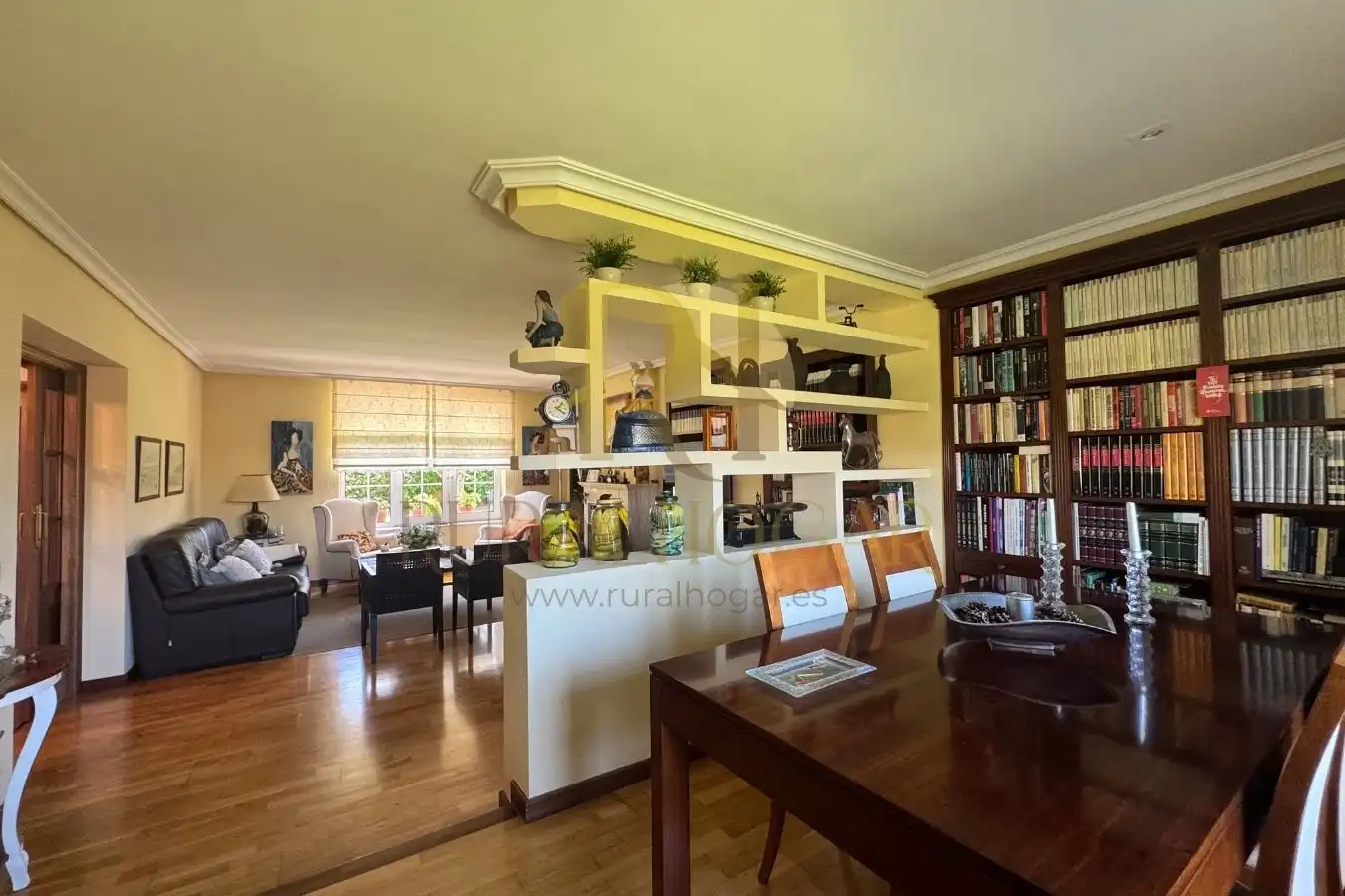 Sala de estar de Casa o chalet en venta en Santovenia de la Valdoncina con Calefacción, Jardín privado y Parquet