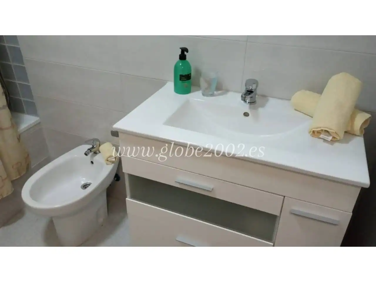 Baño de Apartamento de alquiler en Chiclana de la Frontera con Aire acondicionado, Terraza y Amueblado