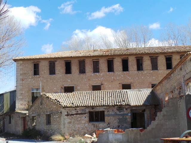 Nave industrial en Alquiler en Prt/ Molino de Forcall                         en Banyeres de Mariola