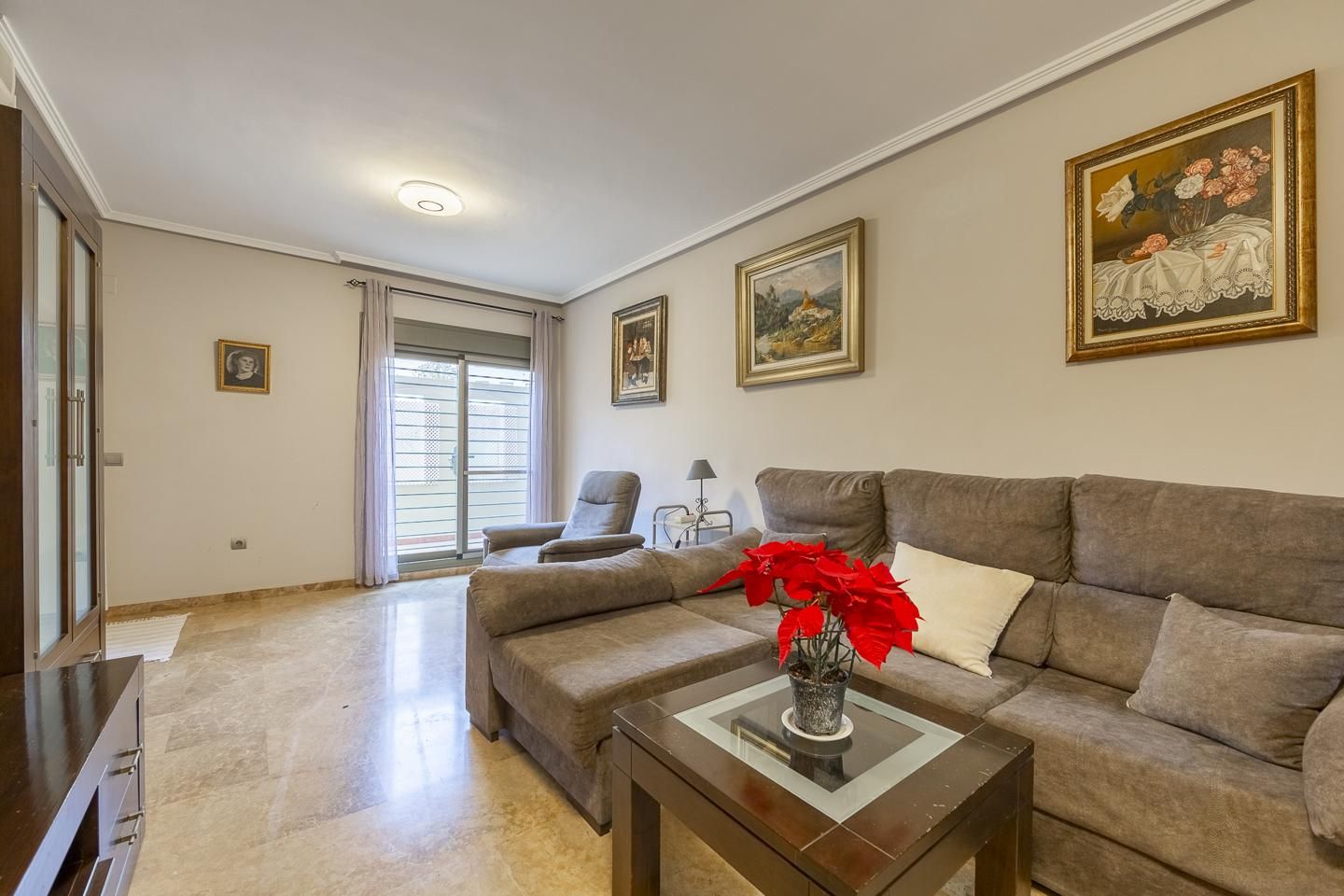 Sala de estar de Planta baja en venta en  Almería Capital con Aire acondicionado, Terraza y Trastero