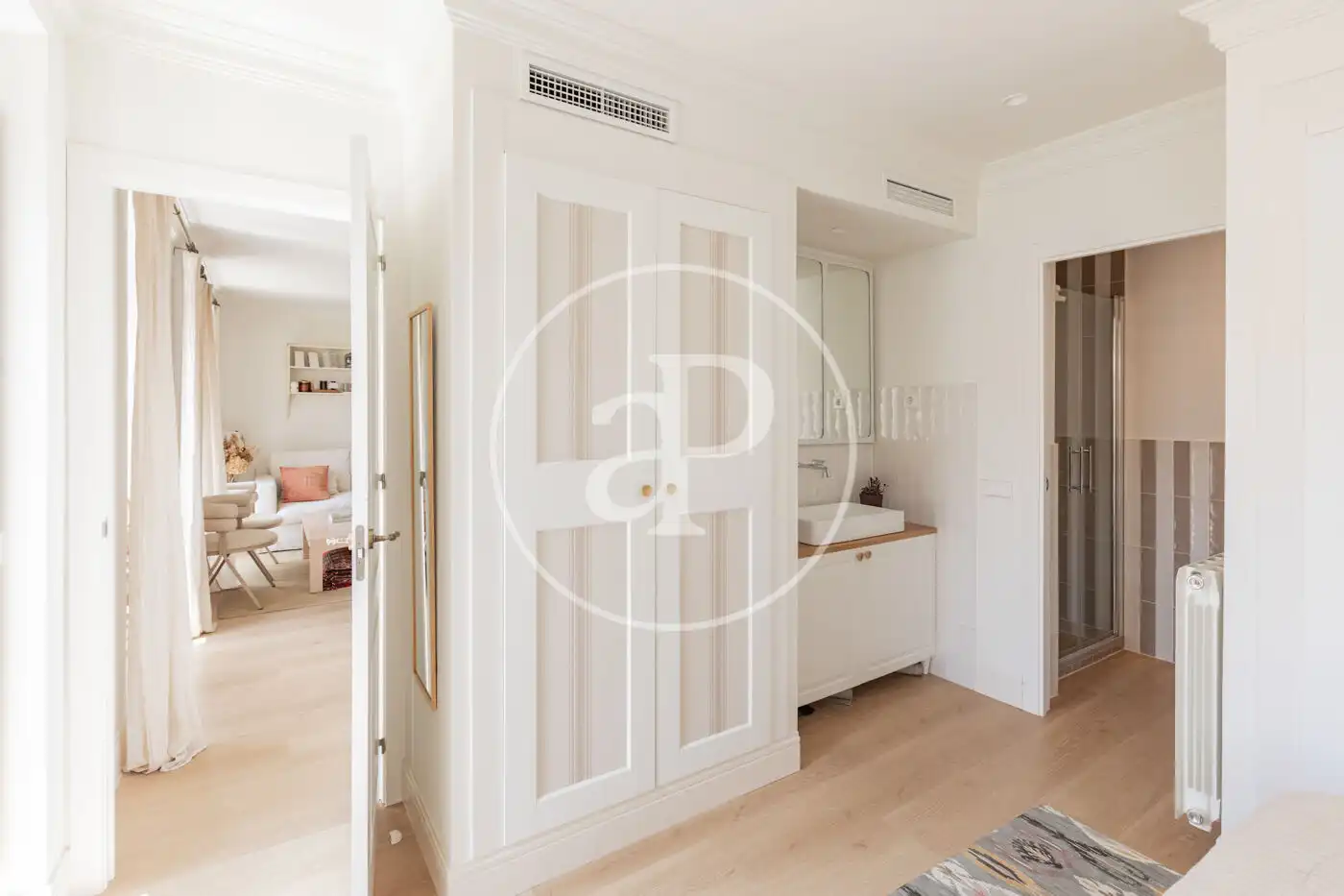 Flat for sale in Madrid  with Air Conditioner, Heating and Storage room