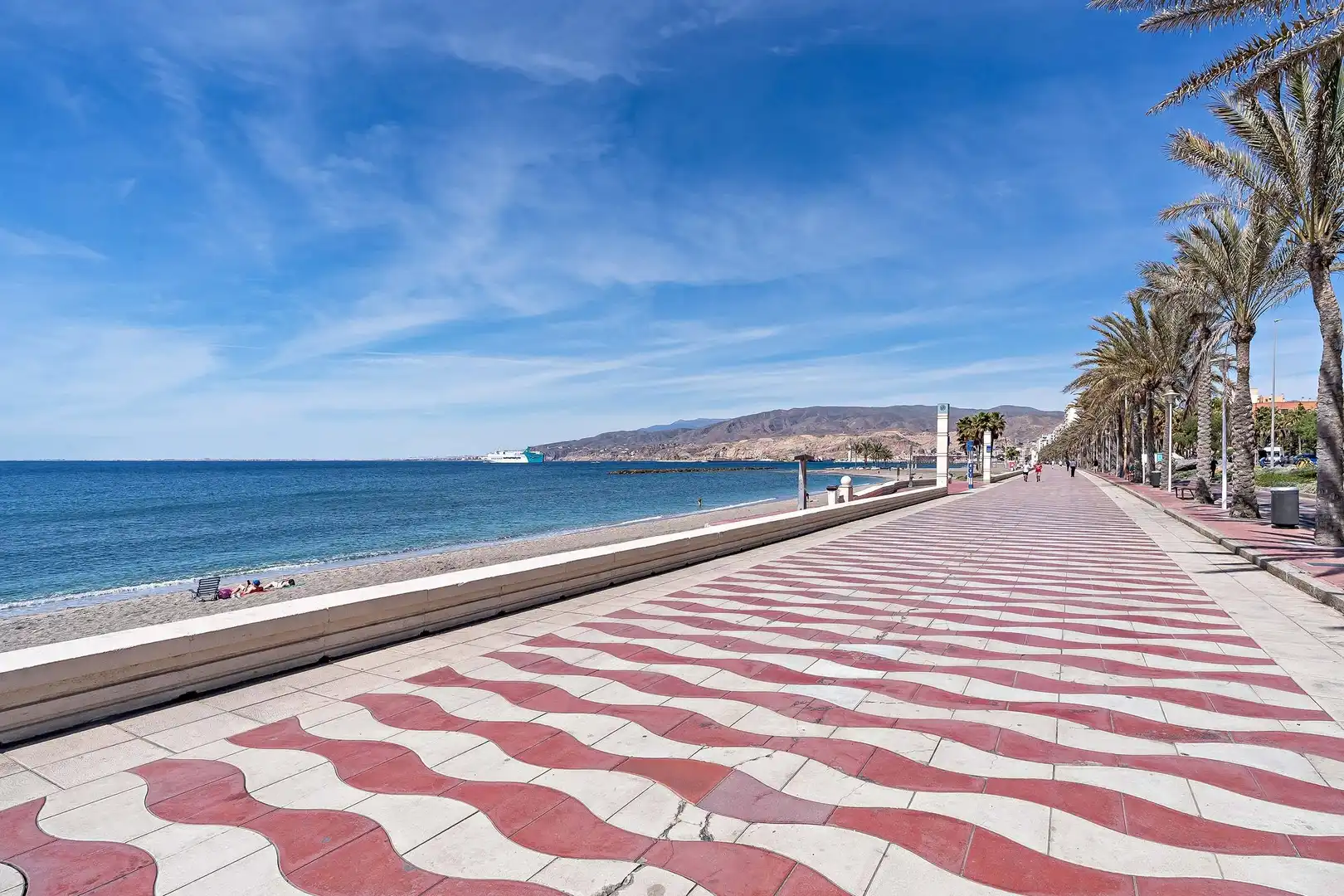 Vista exterior de Àtic en venda en Almería amb Aire condicionat, Calefacció i Terrassa