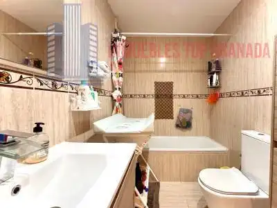 Bathroom of Flat for sale in Las Gabias  with Air Conditioner, Heating and Community pool