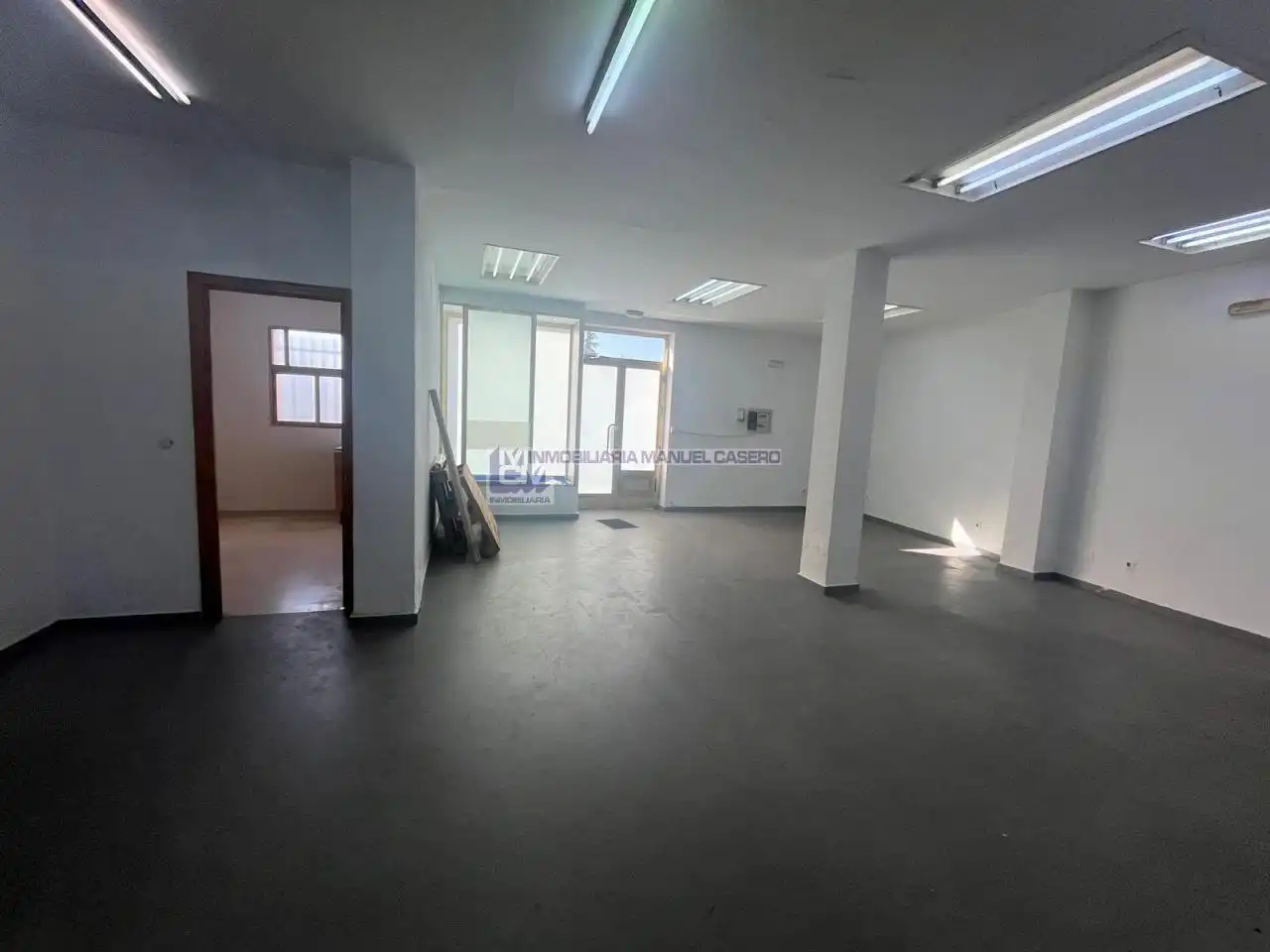 Local comercial en venda a Casco Antiguo, imagen 2