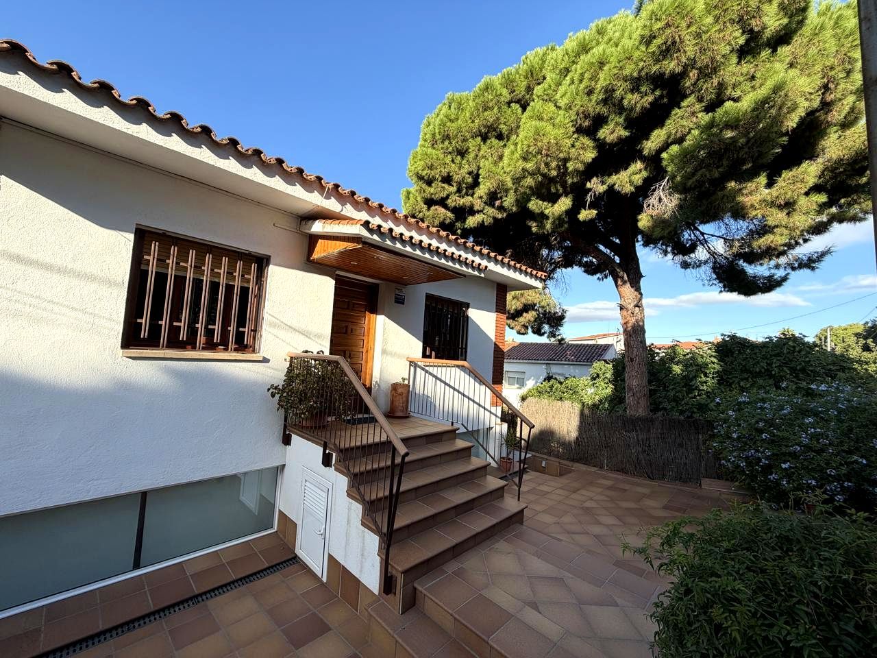 Exterior view of House or chalet for sale in Barberà del Vallès  with Air Conditioner, Heating and Private garden
