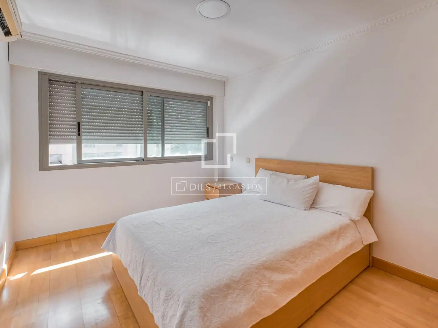 Dormitori de Casa o xalet en venda en Madrid amb Aire condicionat, Calefacció i Jardí privat