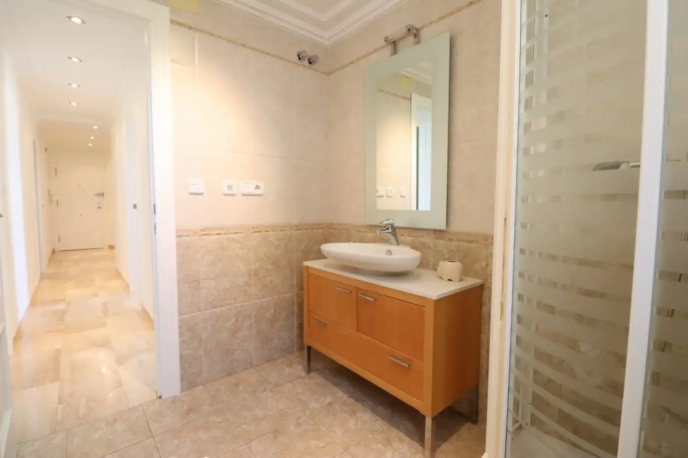 Bathroom of Flat for rent in Elche / Elx  with Air Conditioner, Heating and Storage room