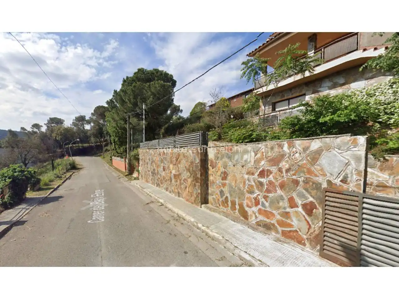 Casa con jardín en venta en Calle Baix Ebre 26, imagen 2