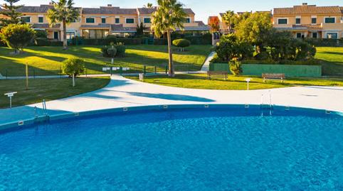 Foto 3 de Casa adosada en venda a Novo Sancti Petri, Cádiz