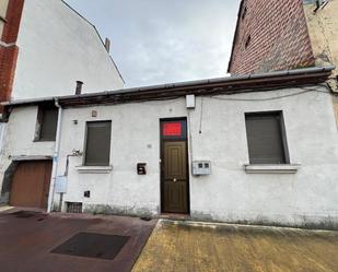 Vista exterior de Casa o xalet en venda en Ponferrada amb Terrassa i Balcó