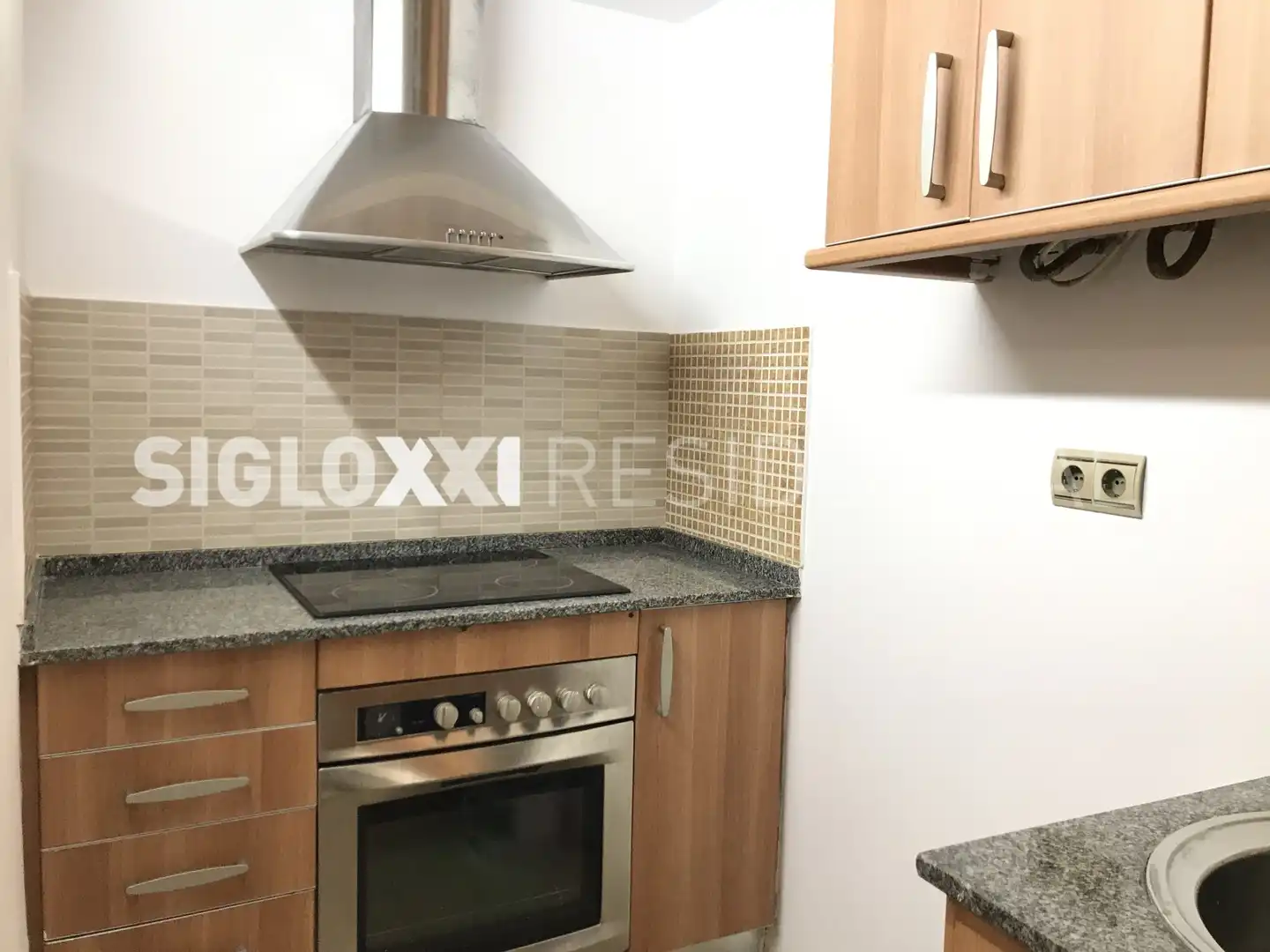 Kitchen of Commercial properties for sale in Barcelona  with Furnished