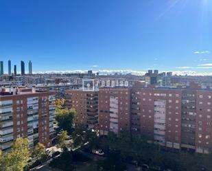 Vista exterior de Pis en venda en  Madrid Capital amb Aire condicionat, Calefacció i Parquet