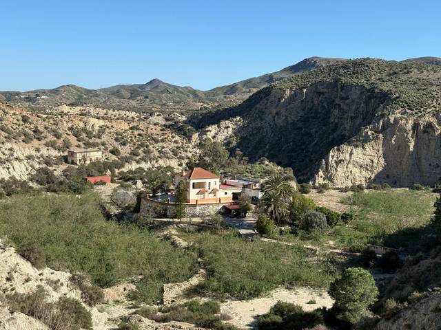 Finca rústica en Venta en Zurgena
