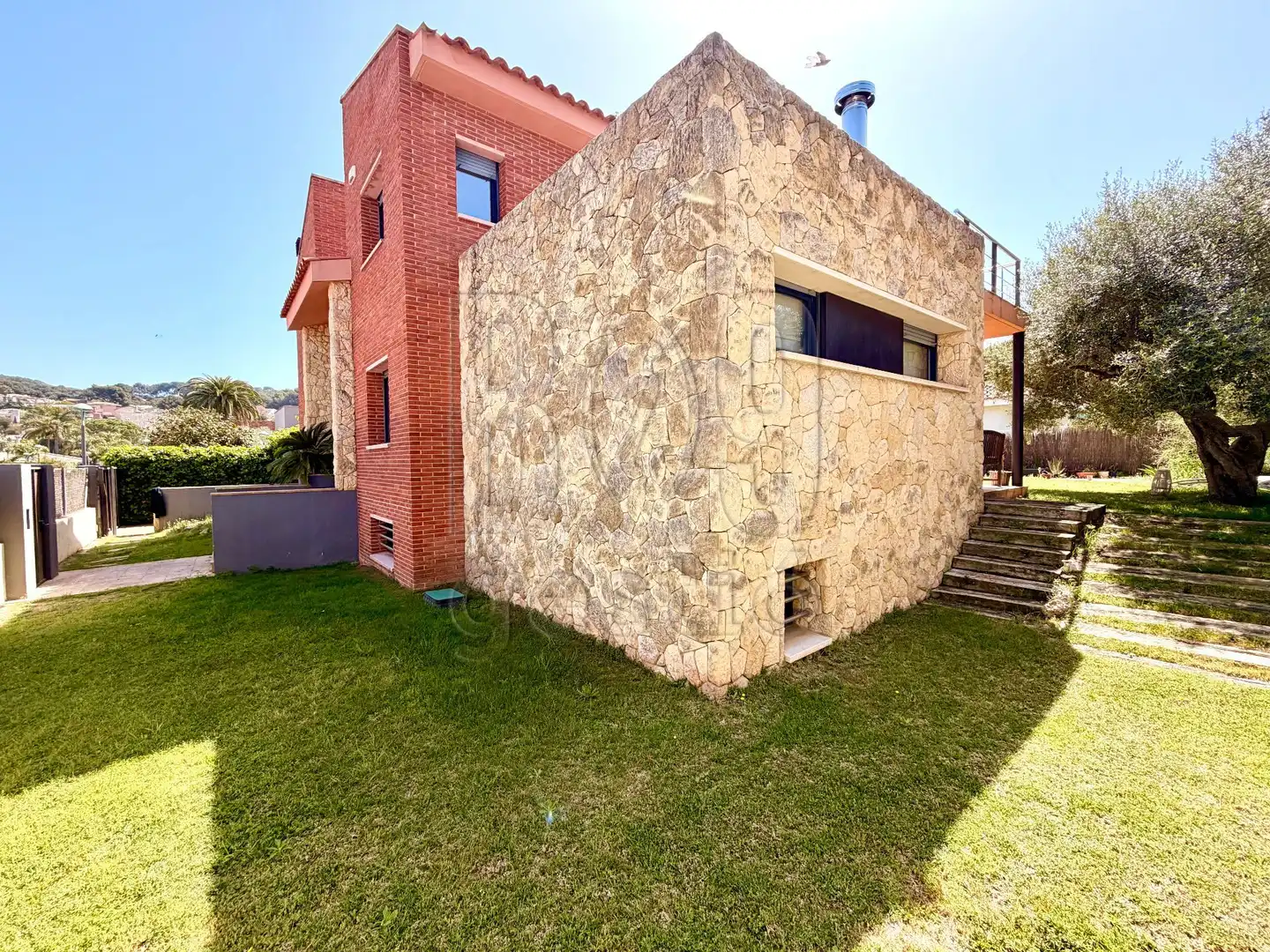 Vista exterior de Casa o xalet en venda en Tarragona amb Aire condicionat, Calefacció i Jardí privat