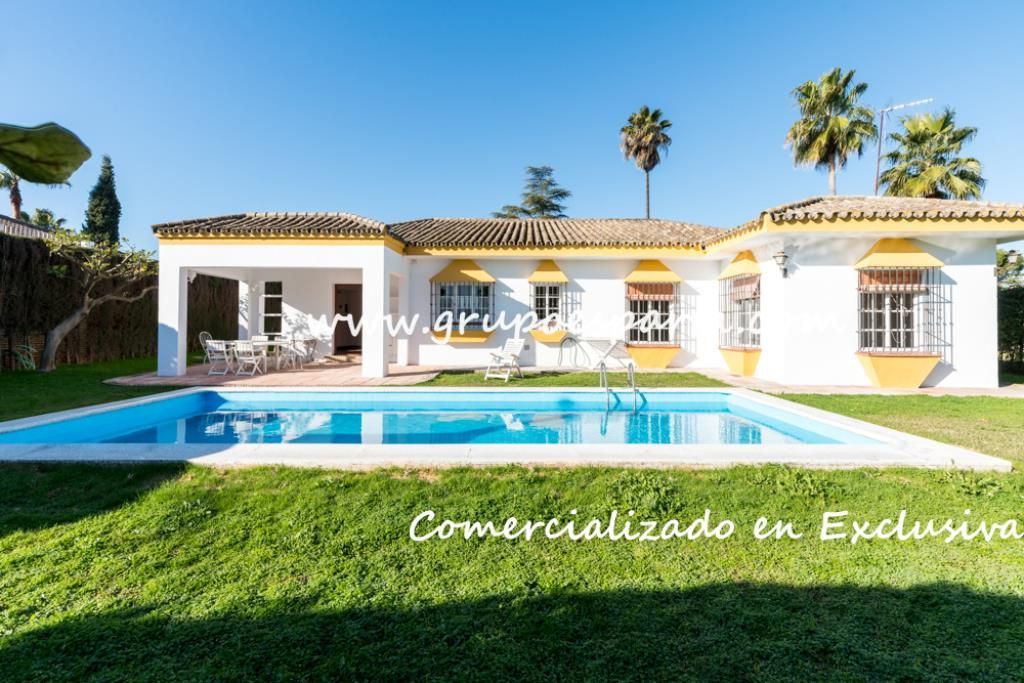 Jardí de Casa o xalet de lloguer en Espartinas amb Aire condicionat, Jardí privat i Piscina