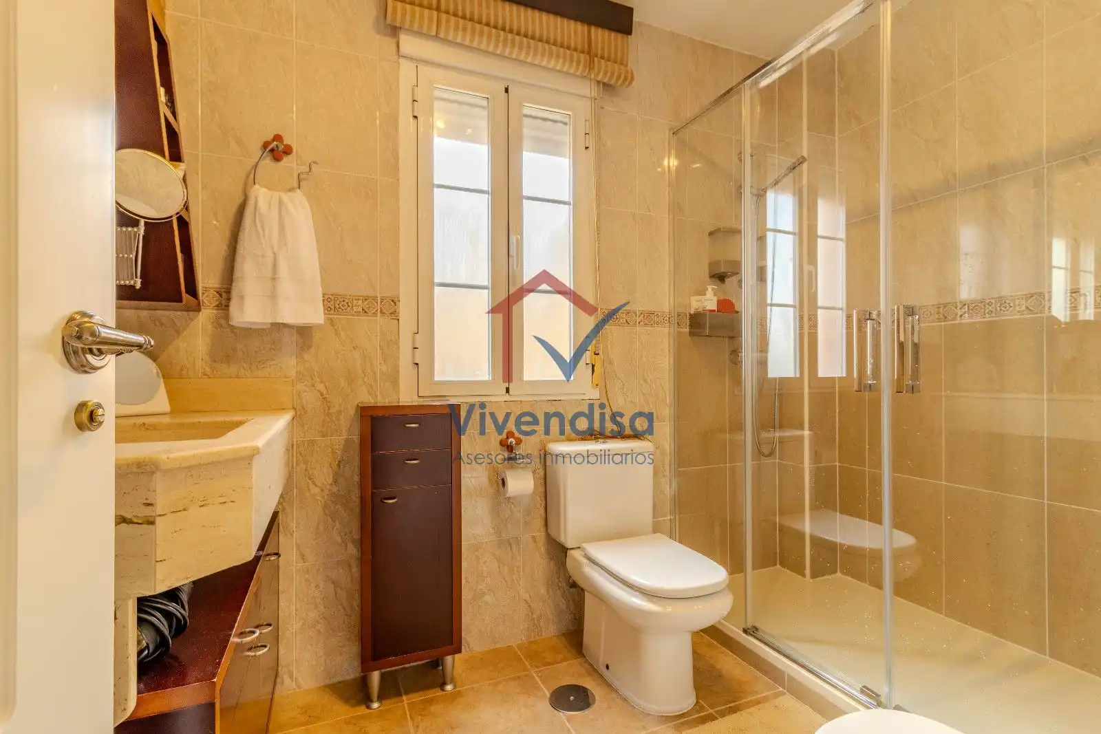Baño de Casa adosada en venta en Cabanillas del Campo con Terraza y Piscina
