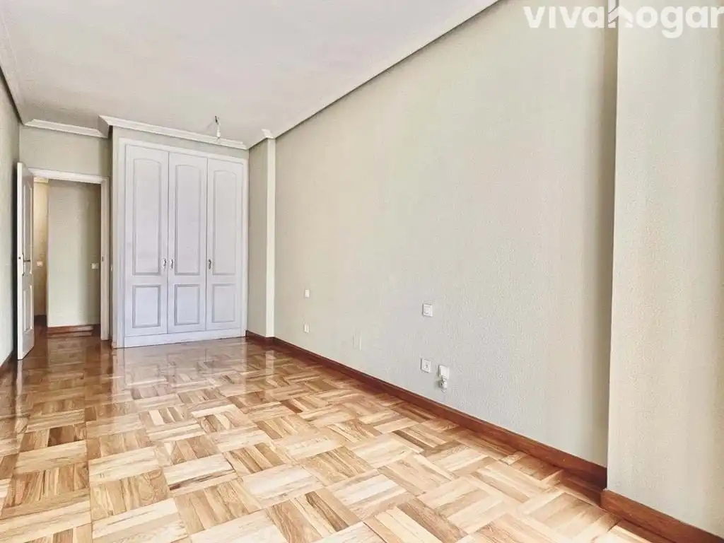 Habitación de Piso de alquiler en Madrid con Aire acondicionado y Calefacción