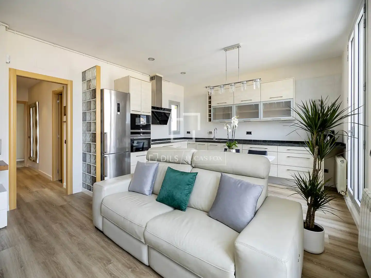 Wohnzimmer von Dachboden zum Verkauf in Barcelona mit Heizung, Terrasse und Möbliert