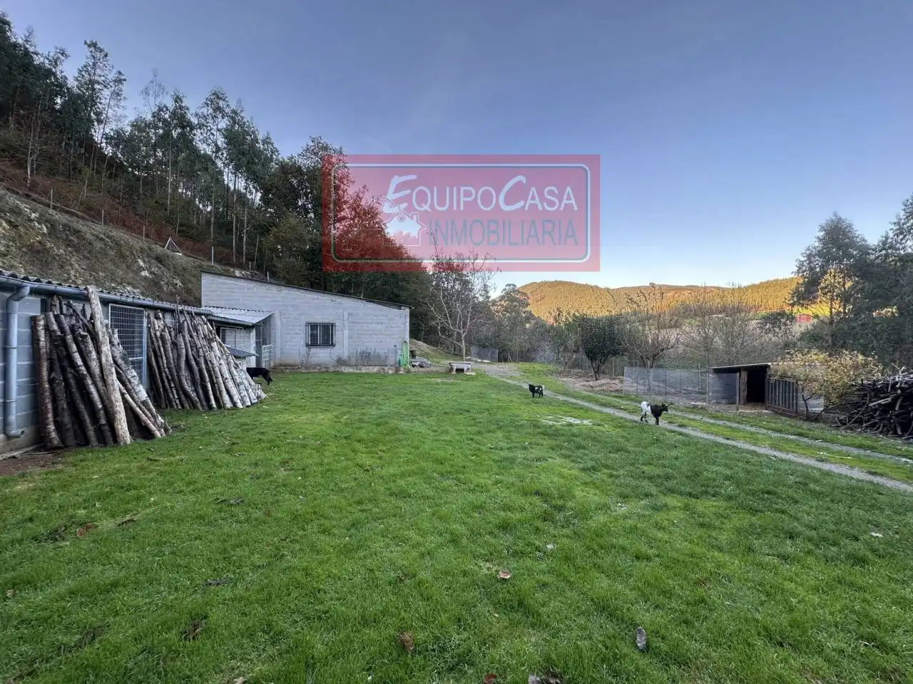 Casa o xalet en venda en Ribeira de Piquín amb Calefacció, Jardí privat i Moblat