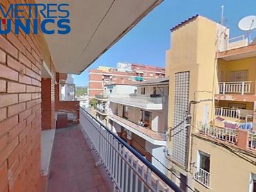 Pis amb balcó en venda a Carrer de Mas Baell
