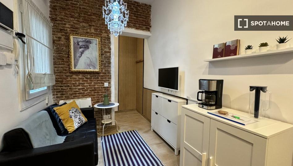Photo 1 of Flat to rent in Bellas Vistas, Madrid