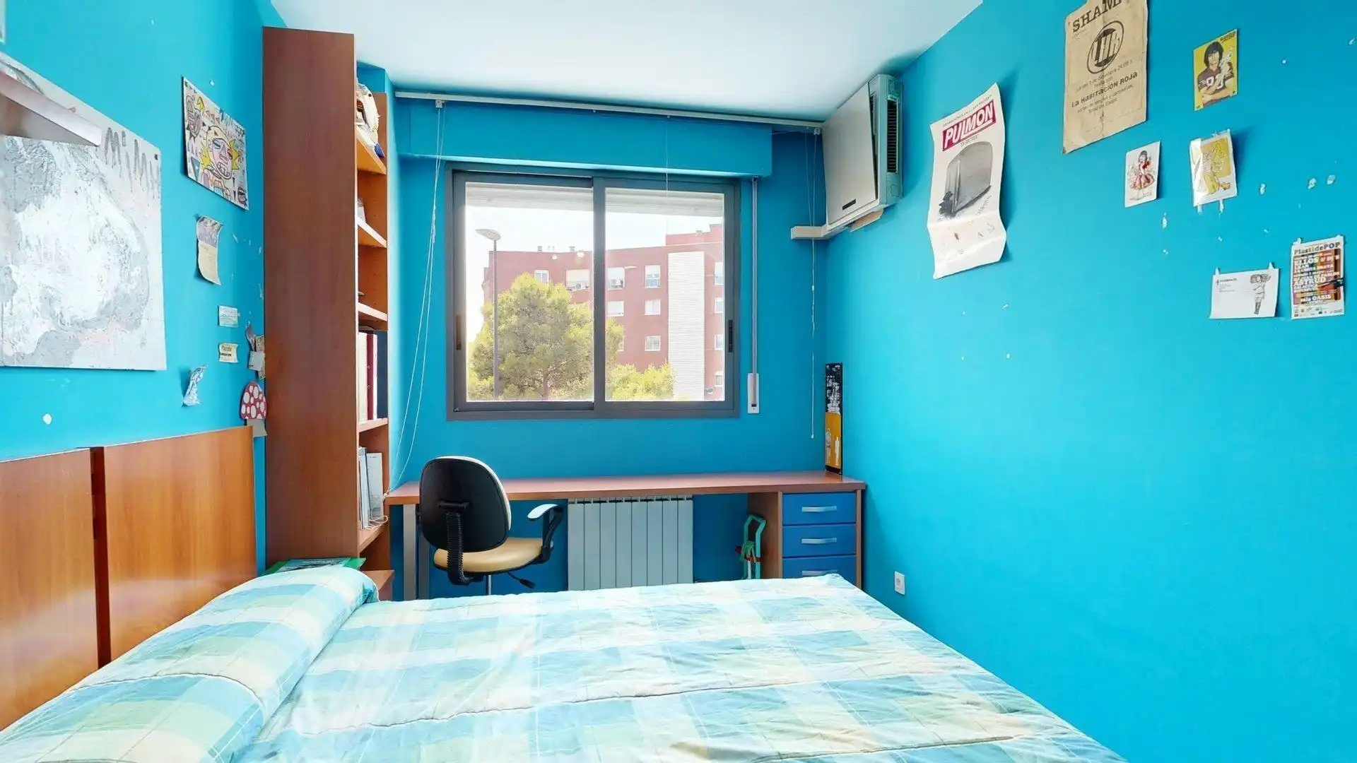 Habitación de Casa adosada en venta en Zaragoza con Aire acondicionado, Calefacción y Terraza