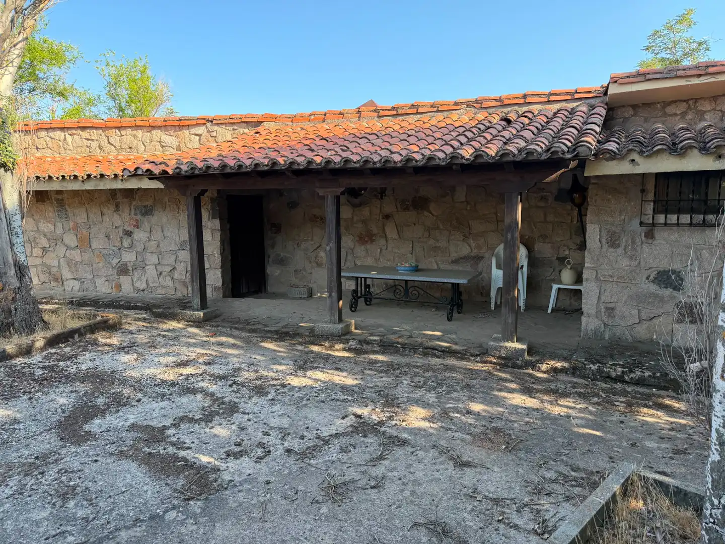 Vista exterior de Casa o xalet en venda en Muñana amb Calefacció, Jardí privat i Piscina